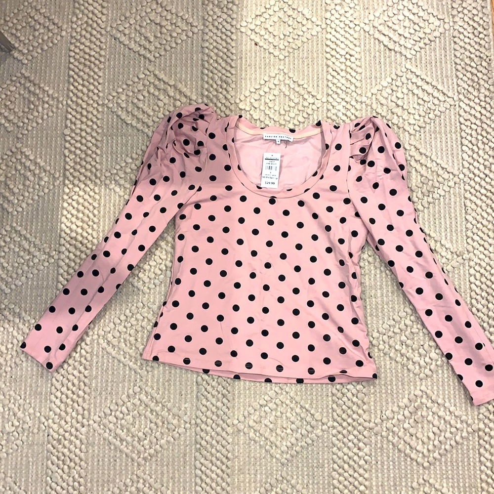 Pink Polka dot shirt w/puffy shoulder